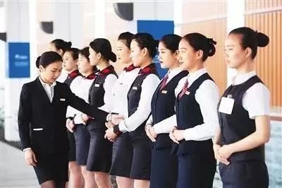 銅仁市錦江旅游服務(wù)培訓(xùn)中心餐廳服務(wù)培訓(xùn)班正式開班